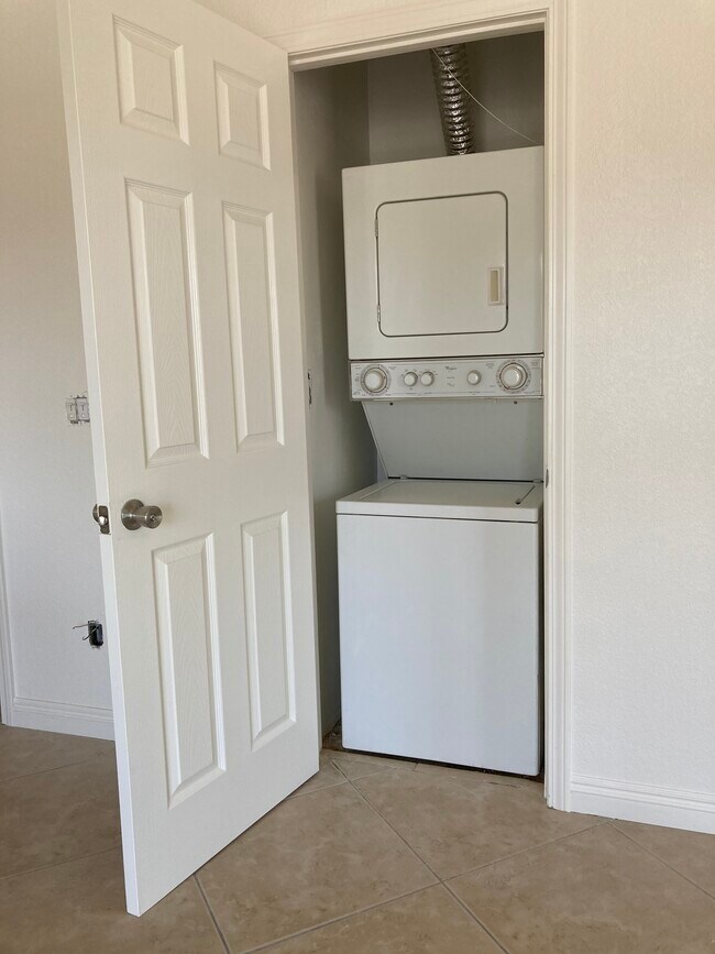 Laundry in unit - 1801 Victory W Blvd