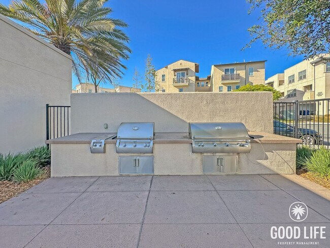 Building Photo - Luxury 3-Level 4BR Home | 1,696 Sq Ft | New Build San Diego Living