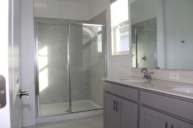 Building Photo - 2509 Relaxing Ln