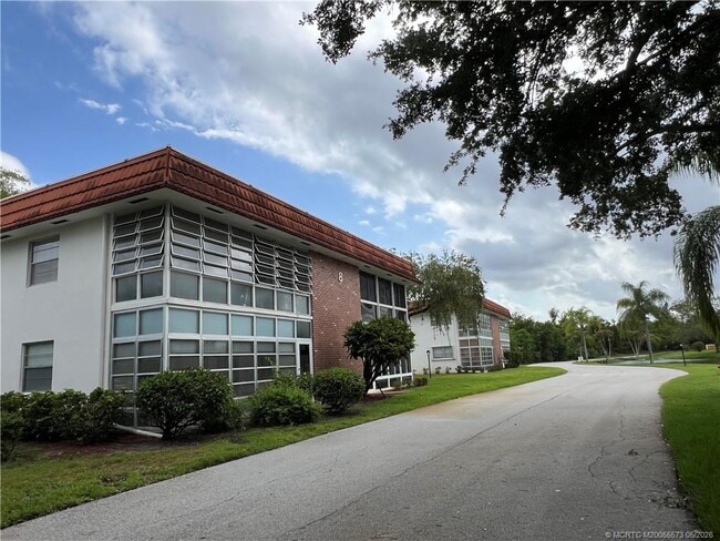 Building Photo - 1225 NW 21st St