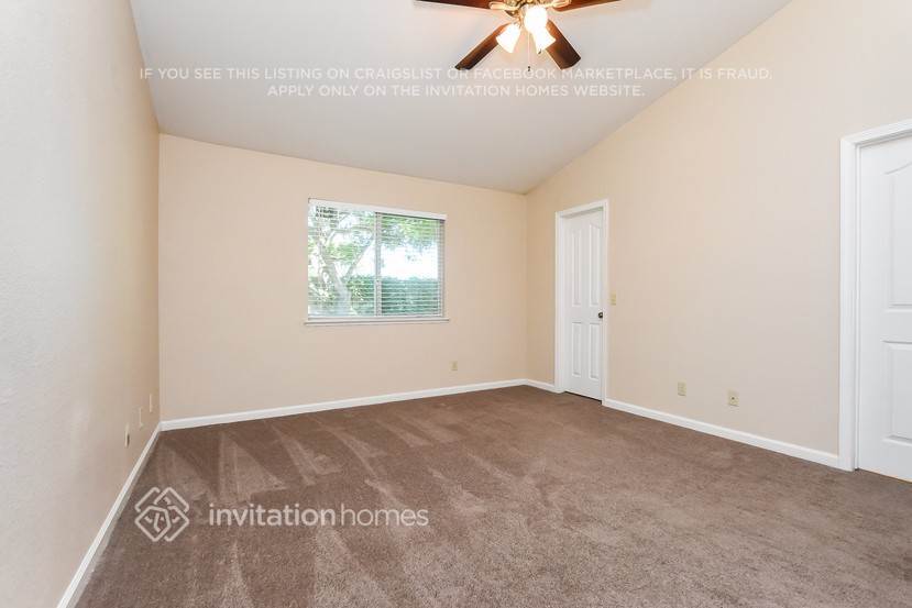 Building Photo - 8441 Solitude Ct