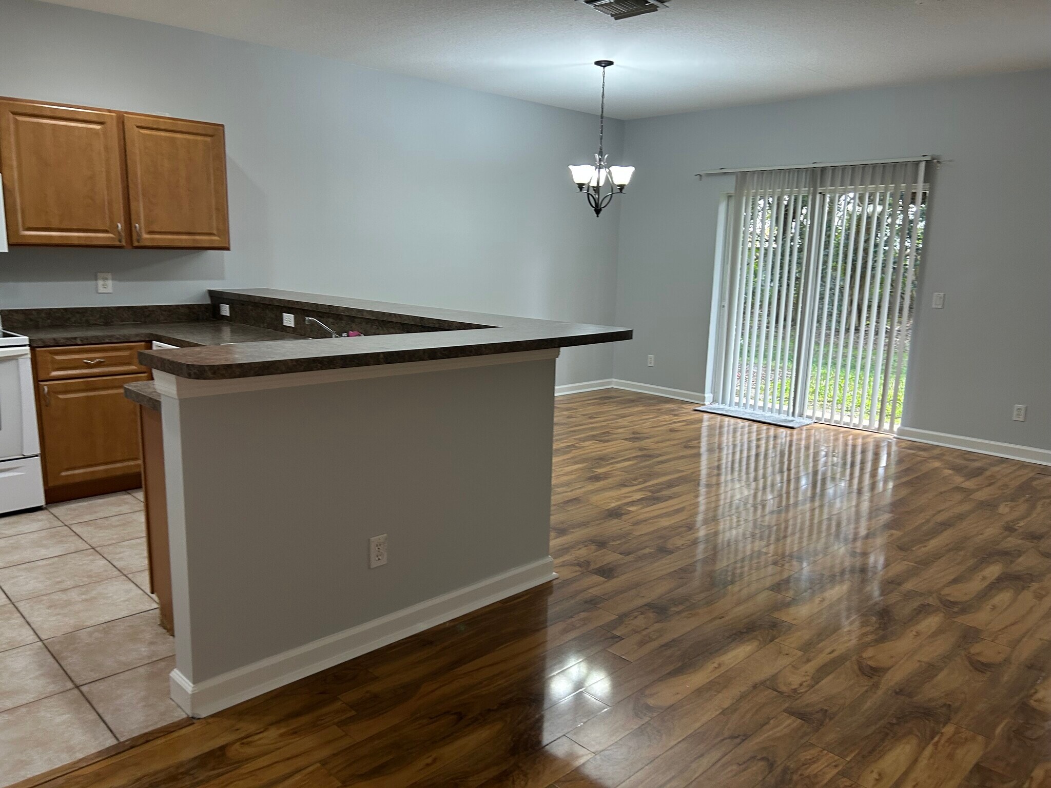 Dining - 2543 Creekside Dr