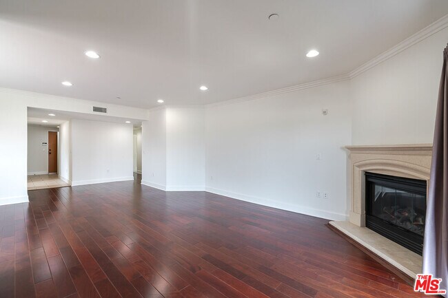 Building Photo - 1409 Armacost Ave