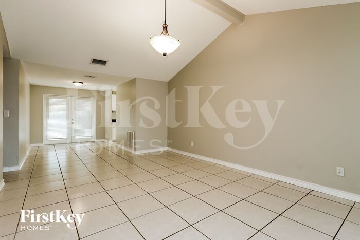 Building Photo - 6803 Fernfield Ct