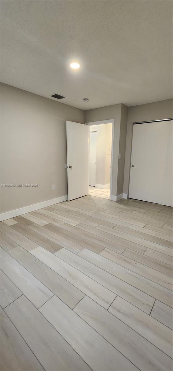 Building Photo - 800 SW 10th Ave