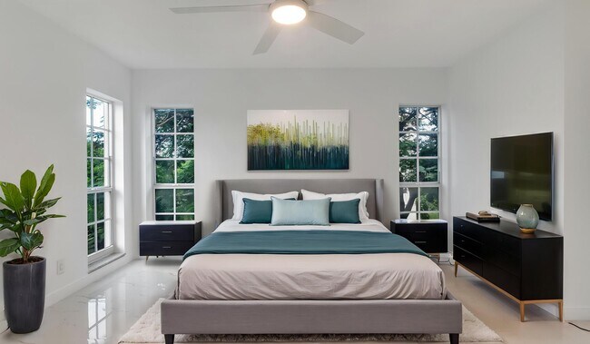 Building Photo - 3000 N Palm Aire Dr