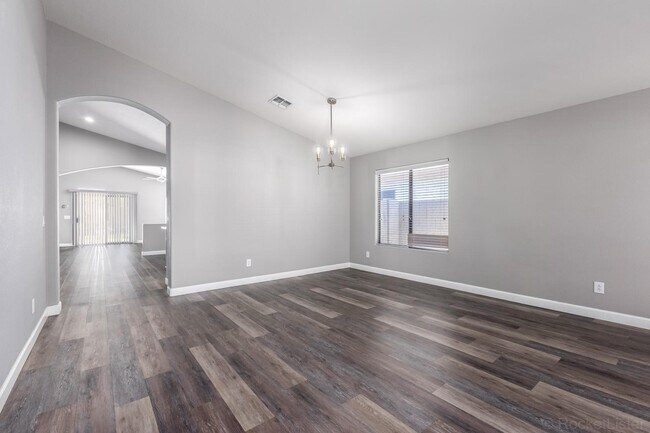 Building Photo - 2313 W Straight Arrow Ln