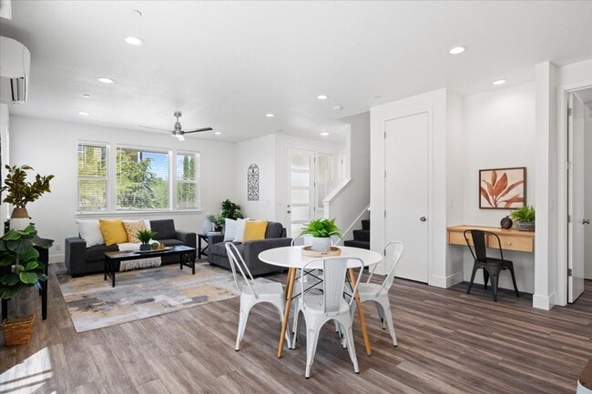Building Photo - Stunning 3 bed home in Meriam Park for rent, available May 12th!