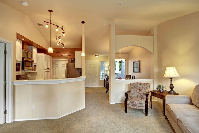 Building Photo - 2Bd/1.75Ba Bothell Condo