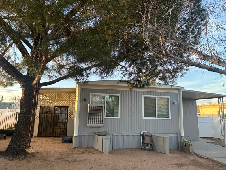 Building Photo - 19190 Hinton St