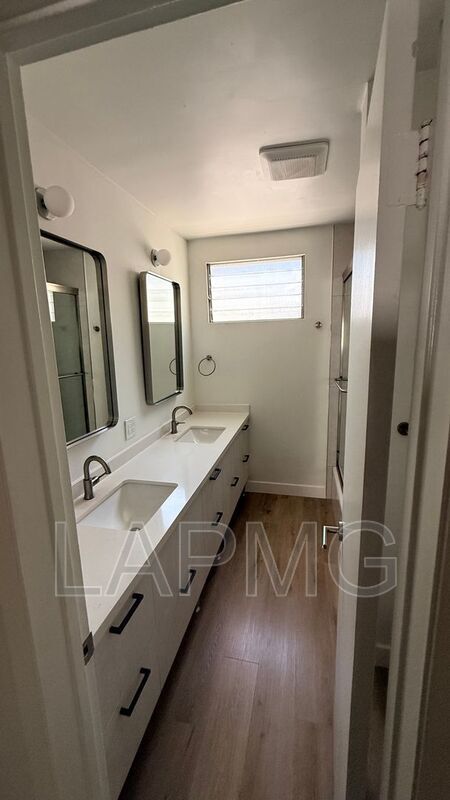 Building Photo - 119 N Hillcrest Blvd