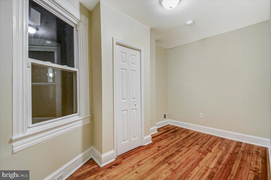 Upstairs Extra Room - 6 S Highland Ave