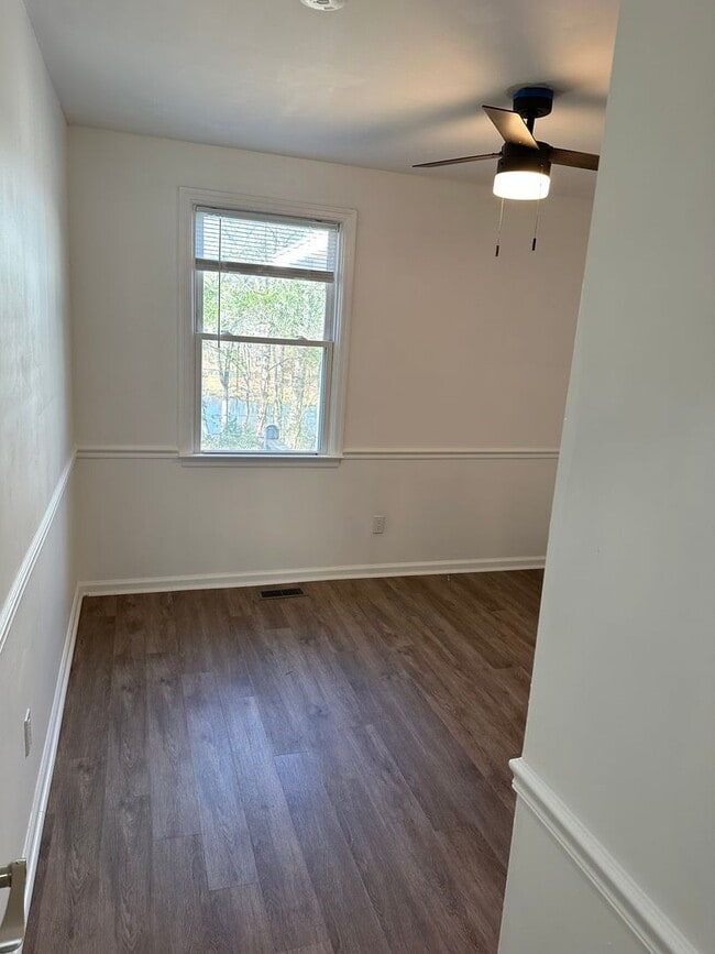 Building Photo - 107 Savanna Woods Cir