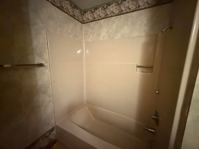 Building Photo - 156 Pottawattamie Dr