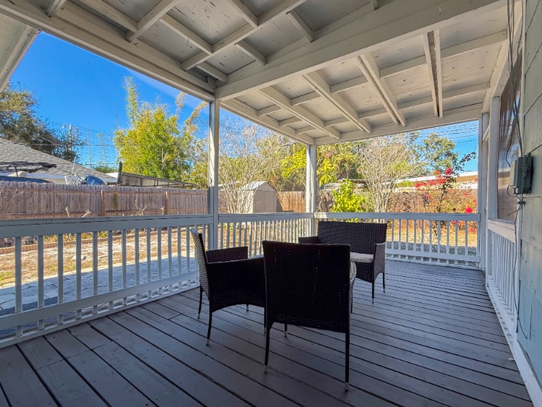 Building Photo - 7335 10th Ave N