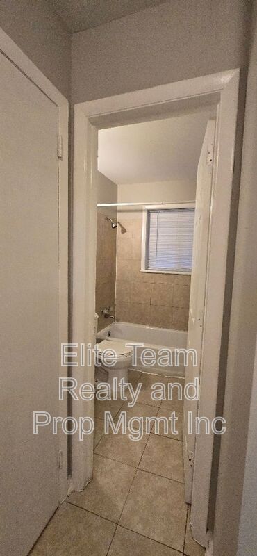 Building Photo - 1803 Darbrook Dr
