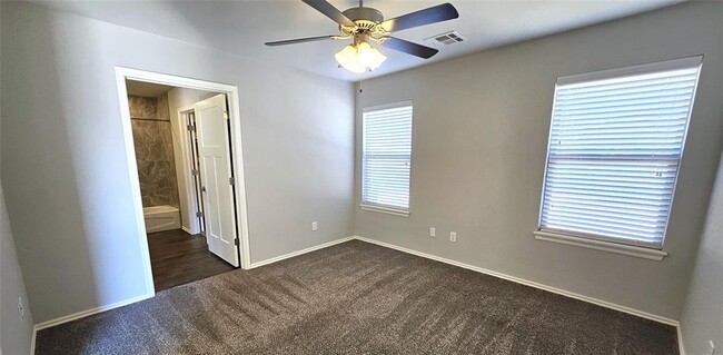 Building Photo - 8801 SW 45th St