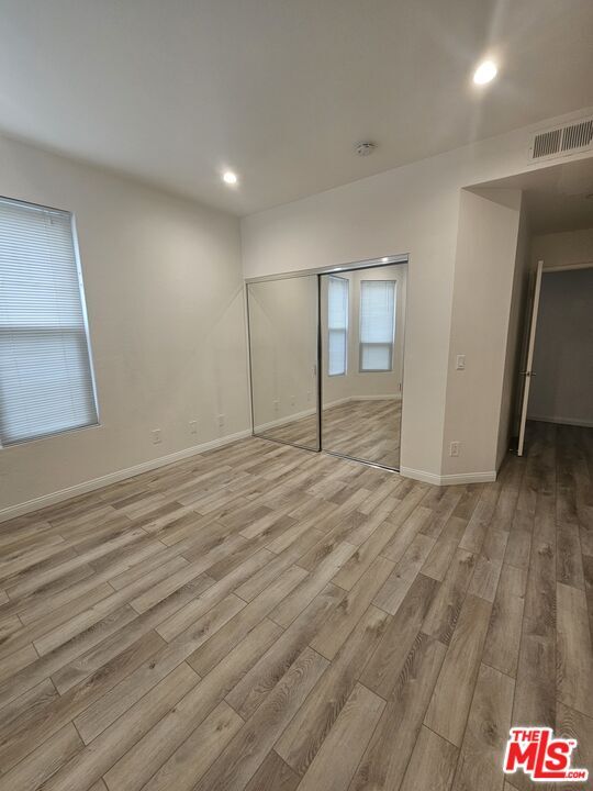Building Photo - 5420 Sylmar Ave