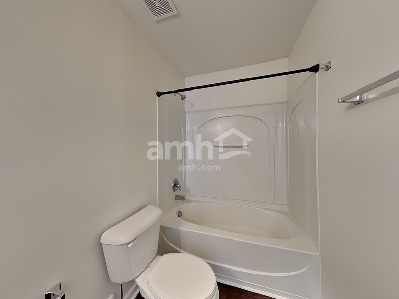 Building Photo - 250 Farrington Dr