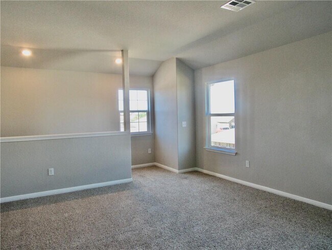 Building Photo - 620 Otto Ave