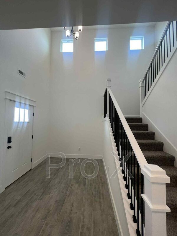 Building Photo - 1601 White Oak Dr
