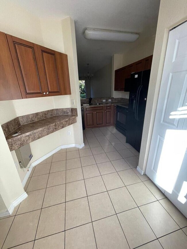 Building Photo - Two bedroom townhouse in gated Sonoma Bay ...