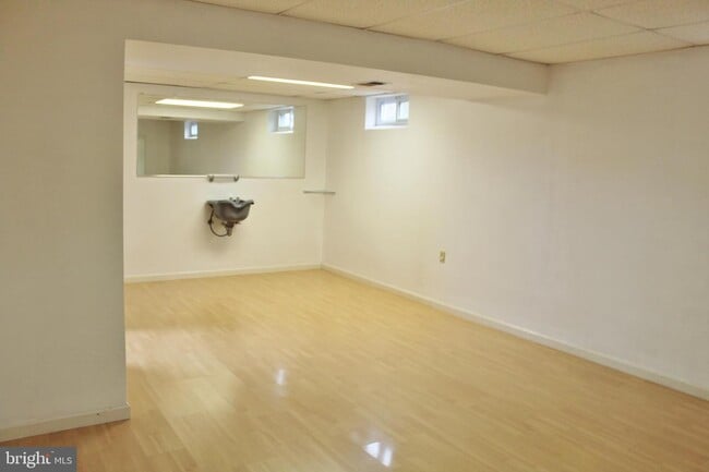 Building Photo - Large updated colonial with a one-car garage nestled at the end of a peaceful cul-de-sac!