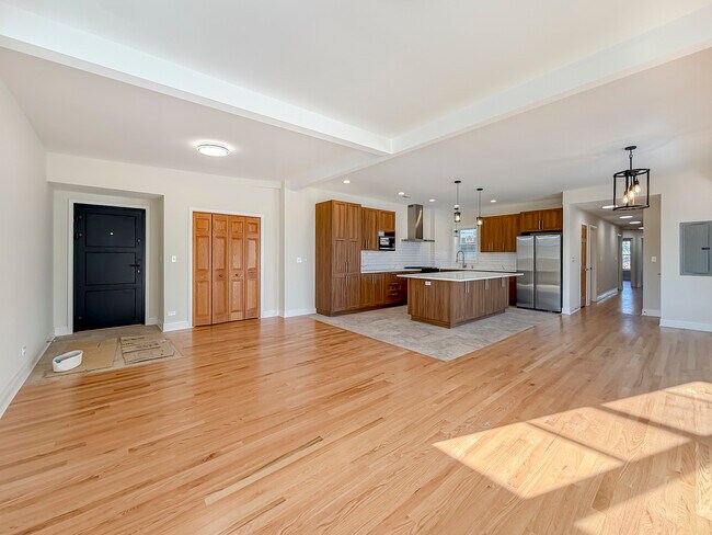 Building Photo - 6411 W Irving Park Rd