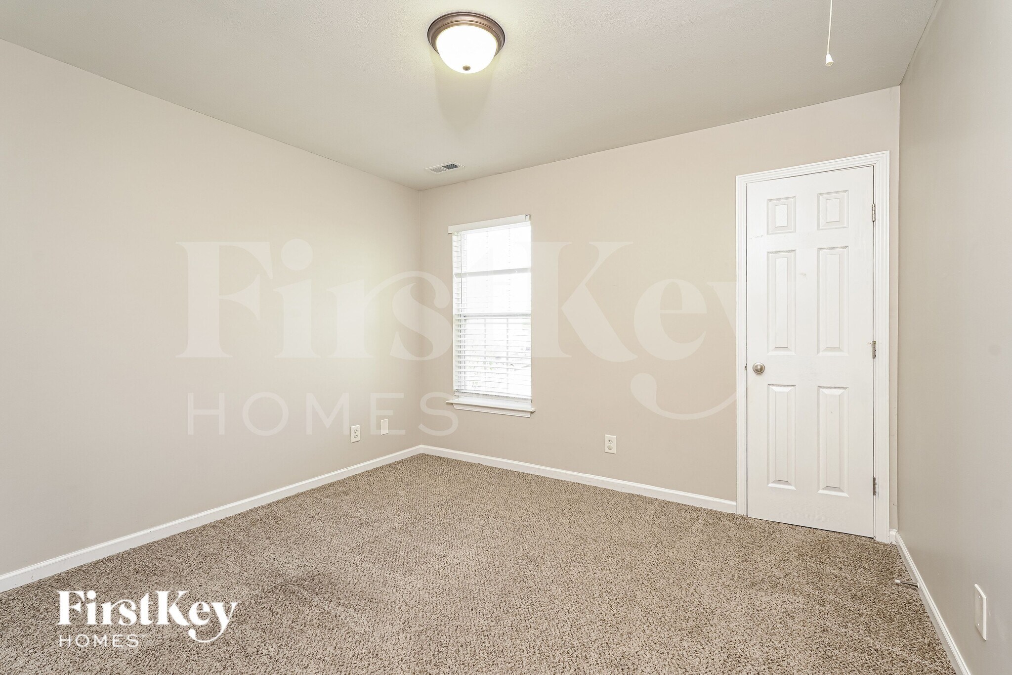 Building Photo - 612 Brassfield Dr