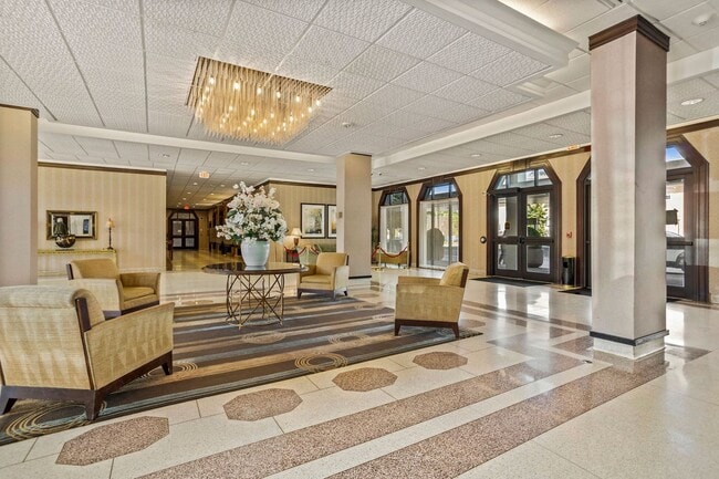 Building Photo - Available Now! 1 Bed / 1 Bath Condo in the heart of the DC Wharf!