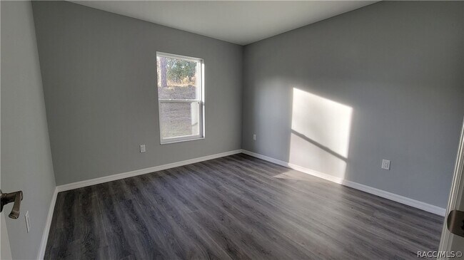 Building Photo - 7062 N Regent Terrace