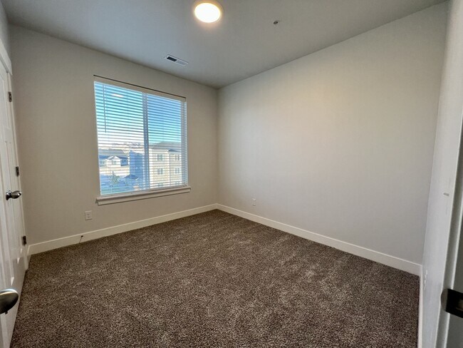 Building Photo - 4216 W 1530 N