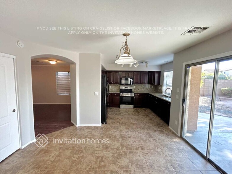 Building Photo - 2173 S 160th Ln