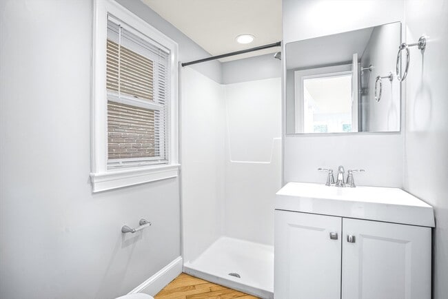 Building Photo - 11 Elmwood Ave