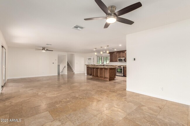 Building Photo - 5031 E Pershing Ave