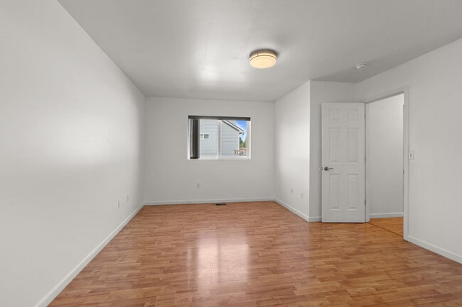 Building Photo - 717 S Stevens