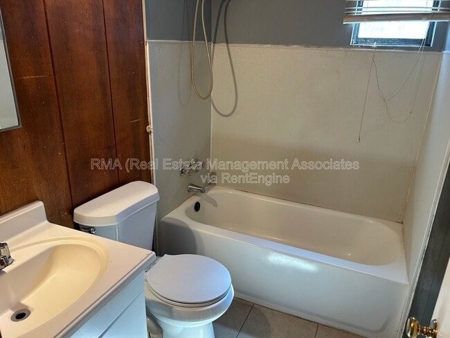 Building Photo - 210 E Chappell St