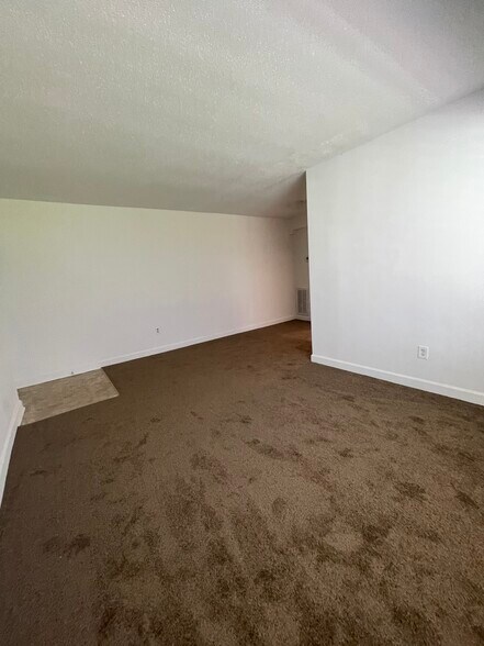 Building Photo - 742 Brandywine St SE