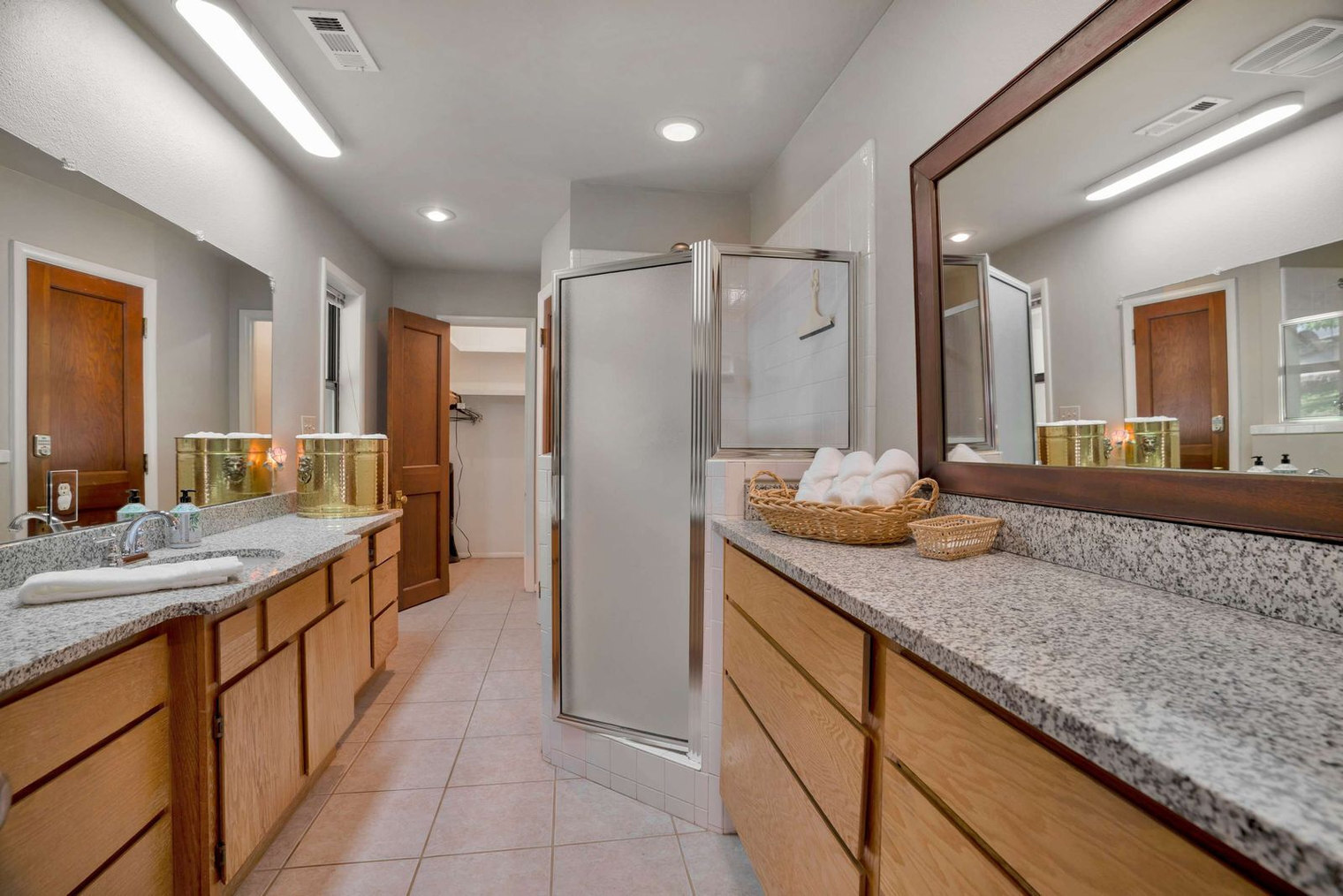 Building Photo - 13014 Schoolhouse Dr