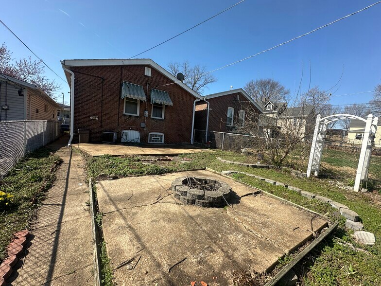 Building Photo - 3737 French Ave