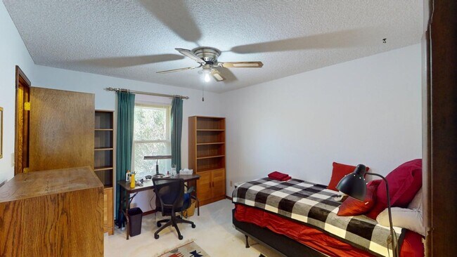 Building Photo - Fully Furnished 3 Bedroom Rental