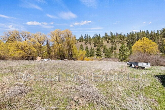 Building Photo - 9322 Cheney Spokane Rd