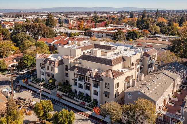 Aerial Photo - 1501 Cherry St