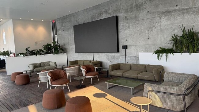 Building Photo - 301 West Ave