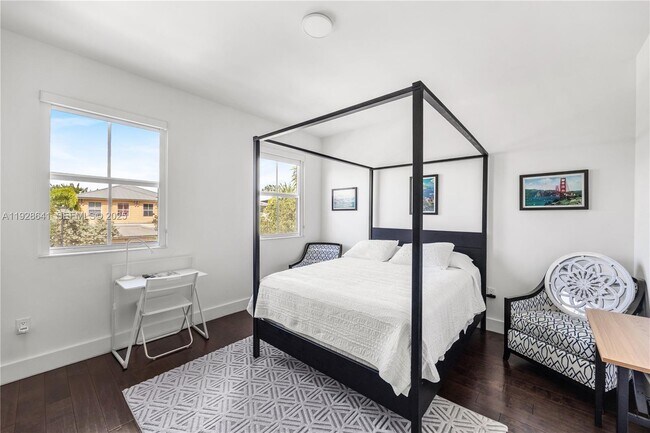 Building Photo - 10470 NW 69th Terrace