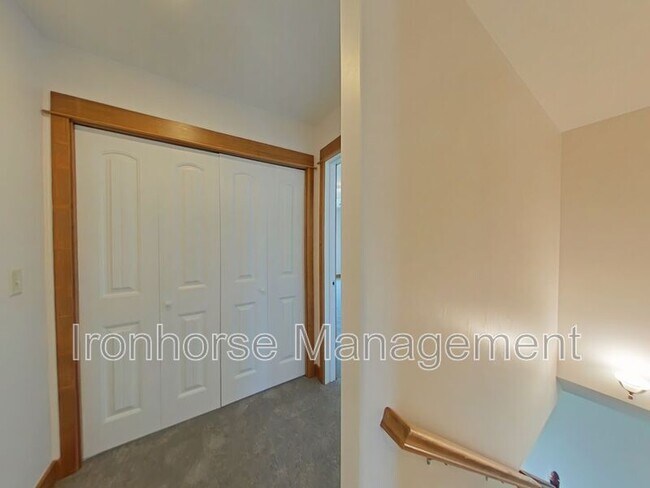 Building Photo - 5471 Glenellen Dr