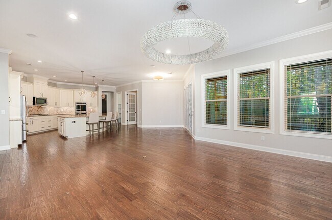 Building Photo - Stunning 5-Bedroom, 5-Bathroom Home with Chef's Kitchen and Luxurious Features