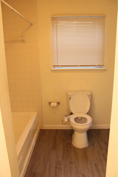 Building Photo - 3747 Donovan Dr