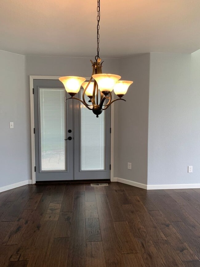 Building Photo - 4 Bedroom, 2 Bath in Pine Grove