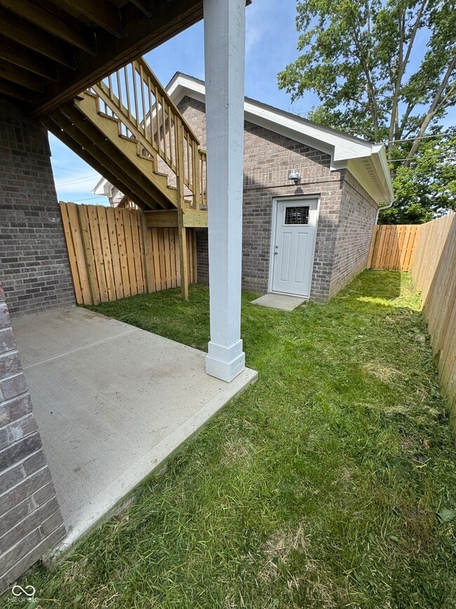 Building Photo - 752 S Elder Ave